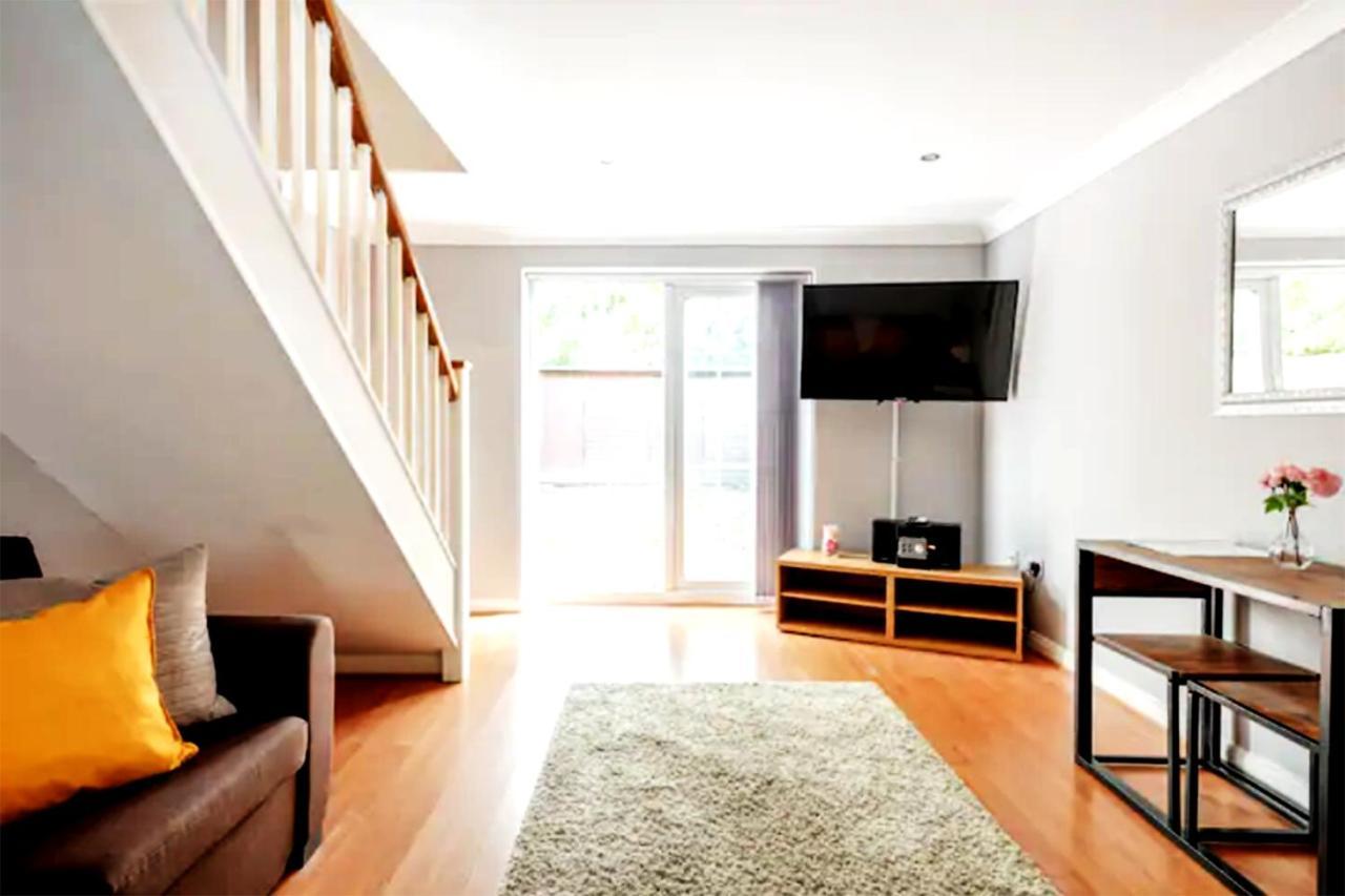 Eagle Drive Apartment เฮนดอน ภายนอก รูปภาพ