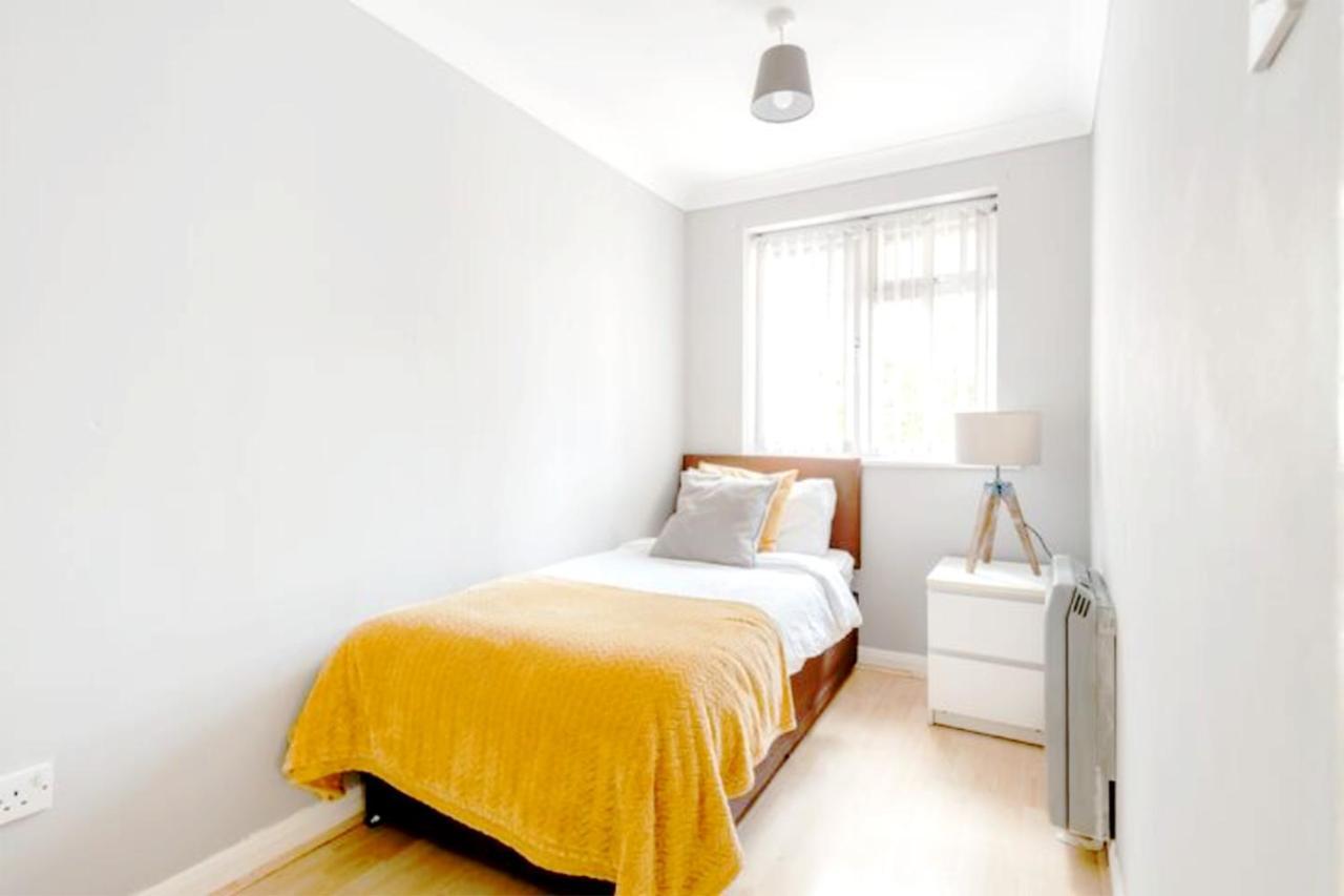 Eagle Drive Apartment เฮนดอน ภายนอก รูปภาพ